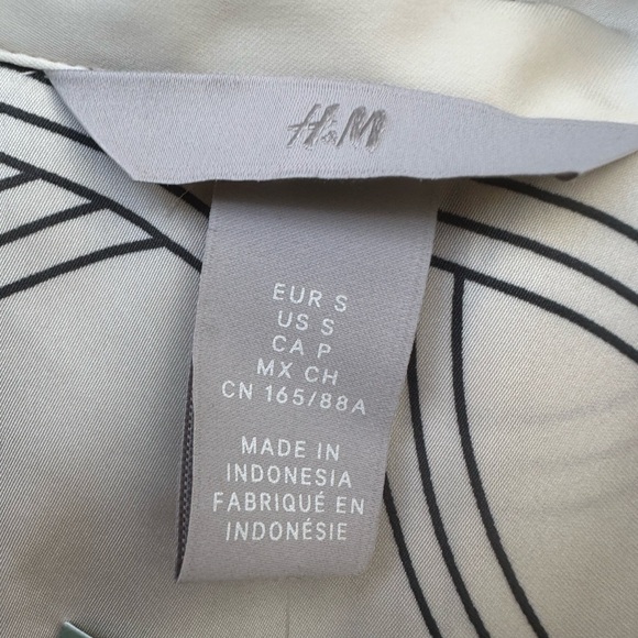 H&M Women’s Suit Abstract Print  Long Sleeve Button Down Fitted Shirt and Pants - Picture 2 of 12